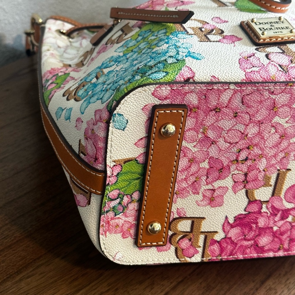 Dooney & Bourke Floral Bucket Bag - Like New! See Video! - Picture 9 of 11